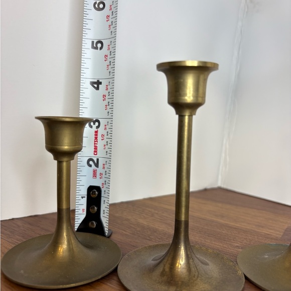 Set Of 4 Vintage Graduated Brass Thin Stemmed Candlestick Holders - Picture 13 of 13